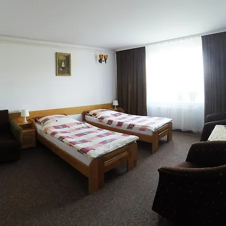 Hotel Kot 2*